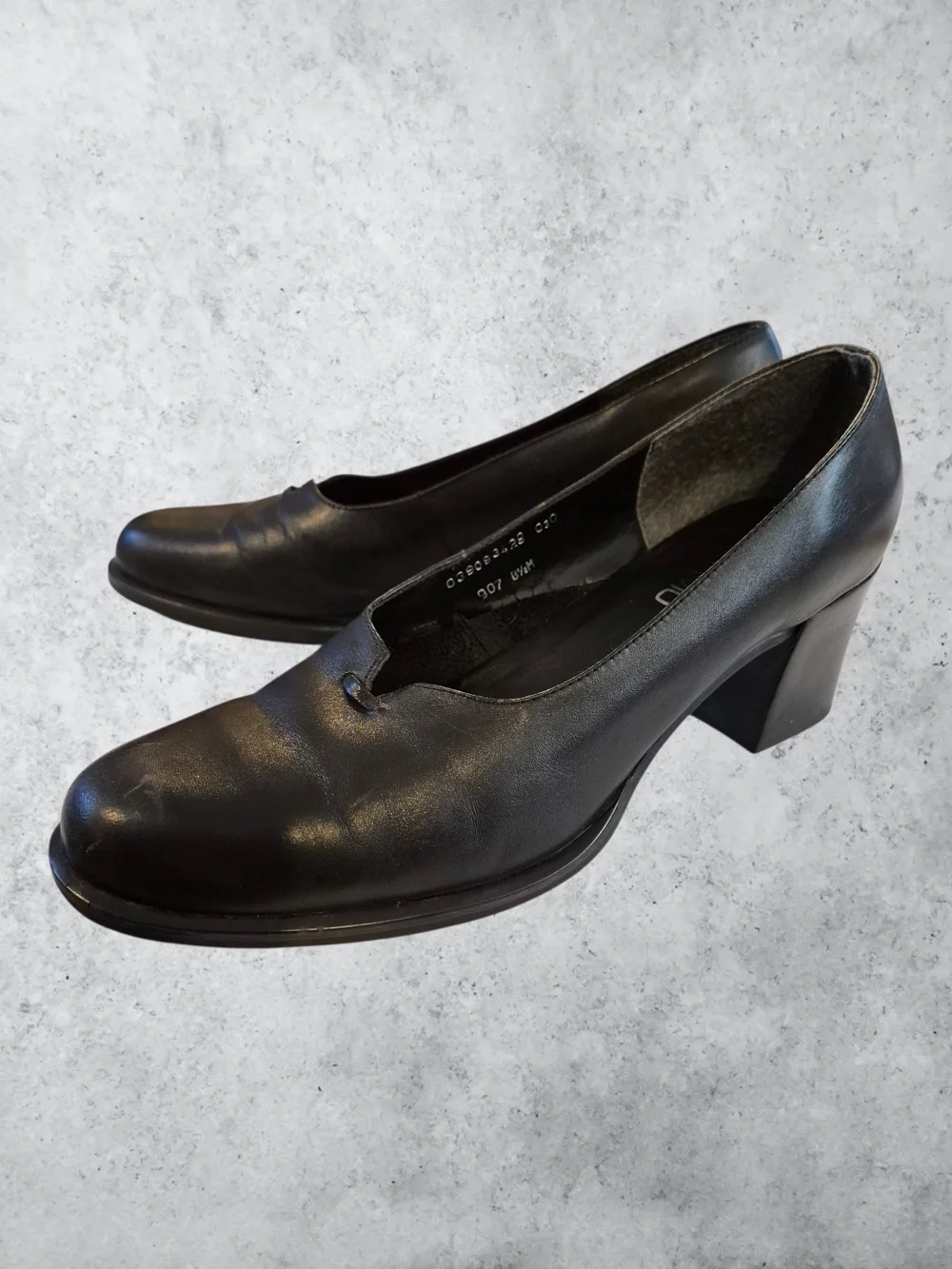 ANDIAMO Black Leather Pumps Size 8.5